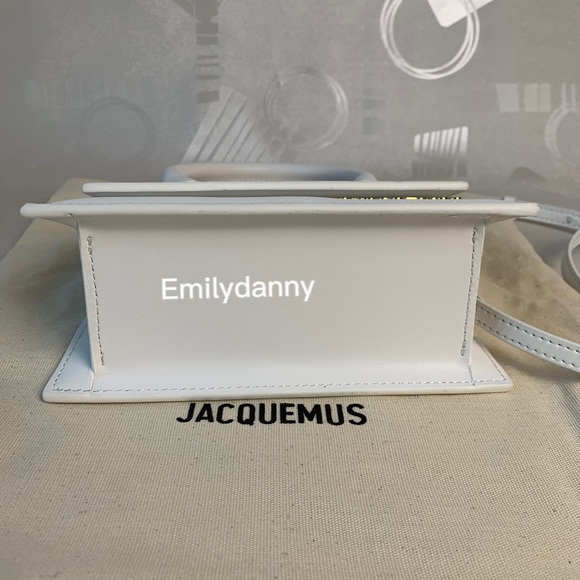 JACQUEMUS Le Chiquito moyen leather handbag - Picture 6 of 14